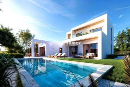 Golf-Front-Villa mit drei Schlafzimmern und privatem Pool nahe...